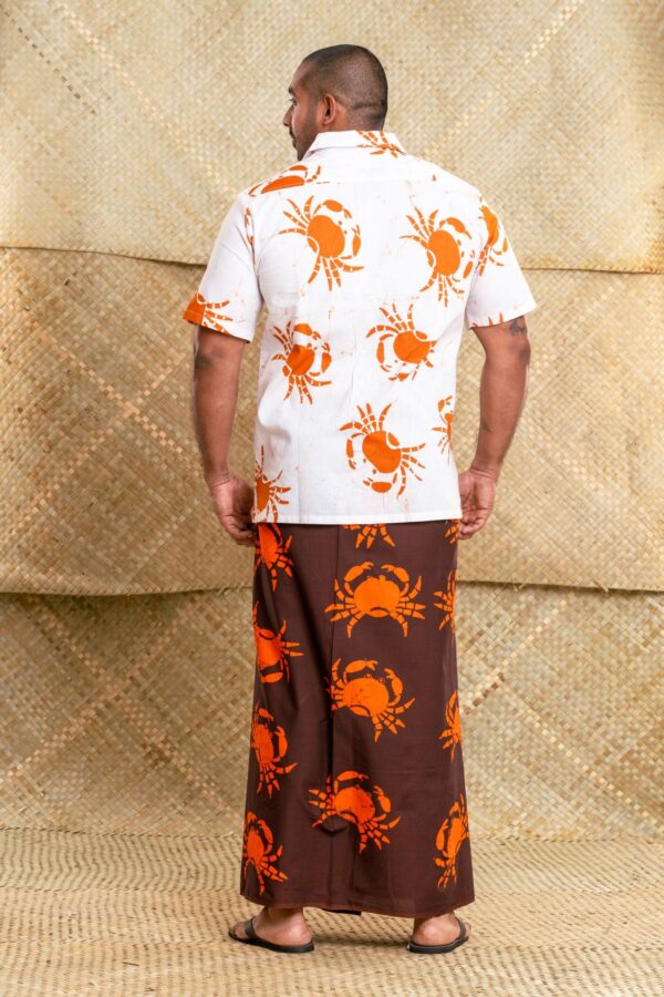 Gents Batik Sarong - Orange crab design back